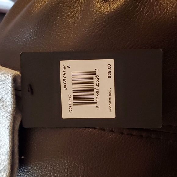 Converse Longsleeve sweatshirt. Small 8 to 10 years. - Picture 4 of 4